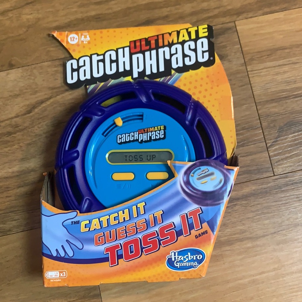 HASBRO Ultimate Catch Phrase "Toss It" Toy Game Ages 12+